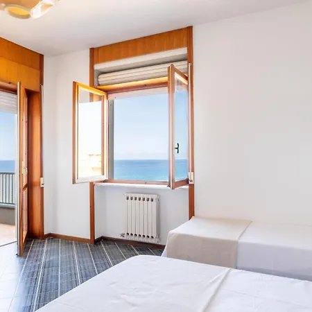 Vakantiehuis Stunning Sea View